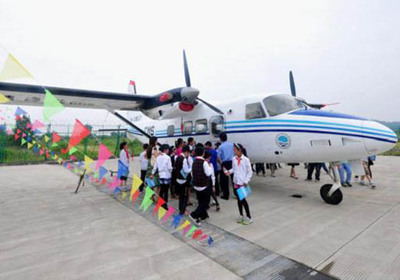 東海分局 海監(jiān)東海航空支隊機庫向青少年開放